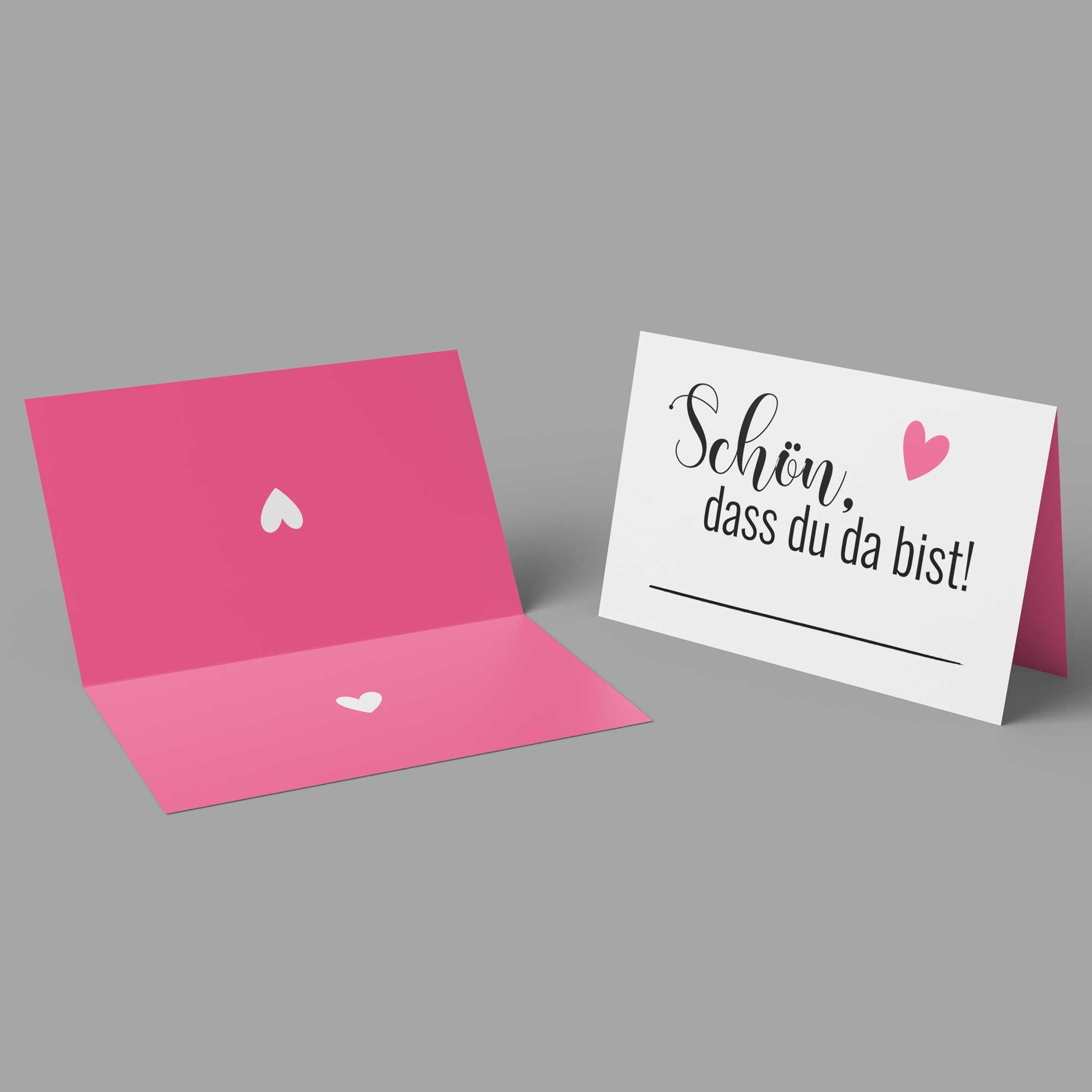 50 Tischkarten „Schön, dass du da bist“ – Platzkarten mit pinkem Herzmotiv